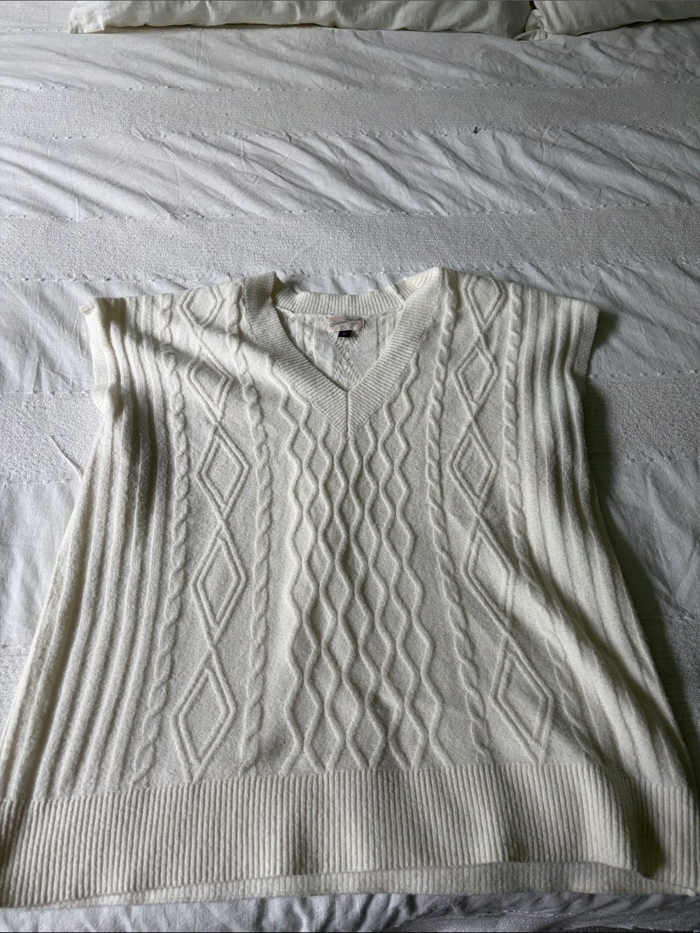 Universal Thread Ivory Ribbed Knit Sweater Vest